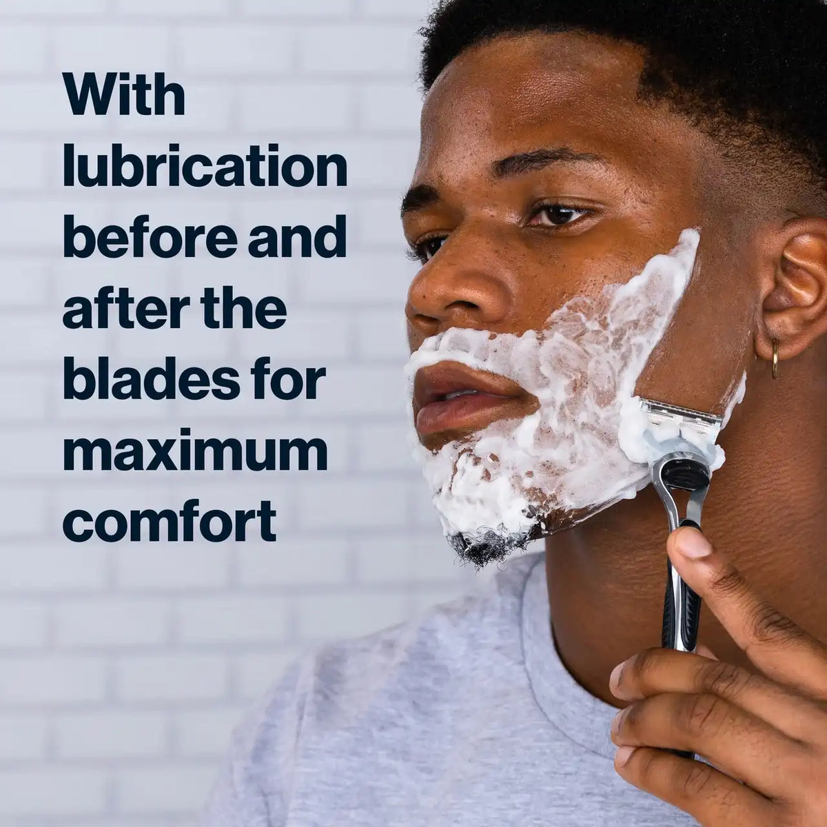 SkinGuard Razor, 1 Handle and 4 Razor Blade Refills